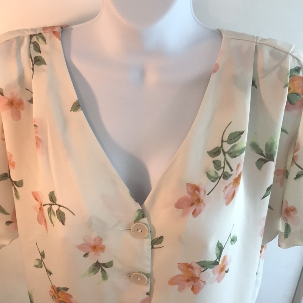 Elodie Floral Button Up Top Size S - Picture 7 of 12